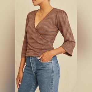 Amour Vert Nina Scallop Knit wrap top like new